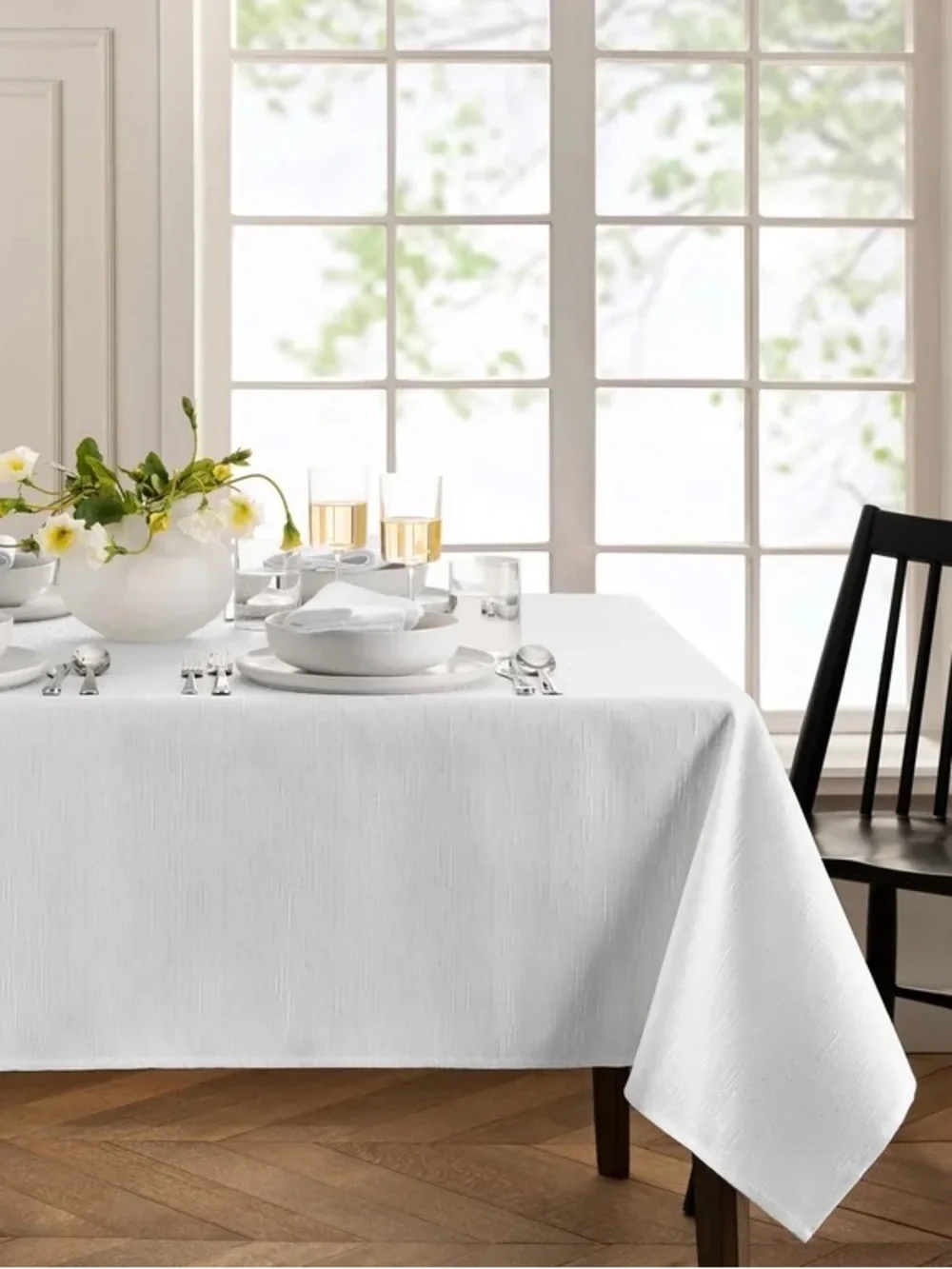 Classic White Tablecloth - Elegant Home Dining Linen